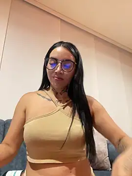 Snapshot of Nickiiiii chatting on 03-11-25, 12:00 Nickiiiii online show from 03-11-25, 12:00