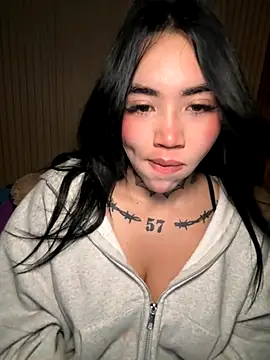 Nickiiiii online show from 11-16-25, 07:36