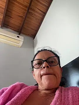 Sharongirl07 online show from 12-18-25, 08:48