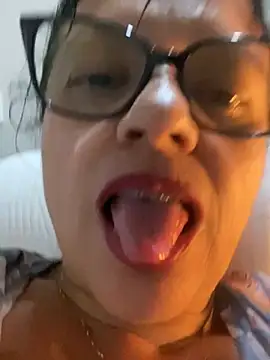 Sharongirl07 online show from 04-04-26, 03:38