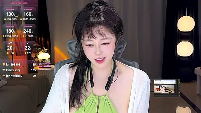 sweateanv  online show from 12-29-24, 10:56