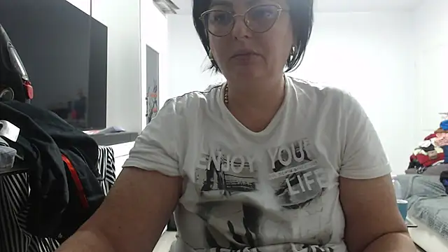 Snapshot of Amandamuller1982 chatting on 10-26-25, 08:04 Amandamuller1982 online show from 10-26-25, 08:04