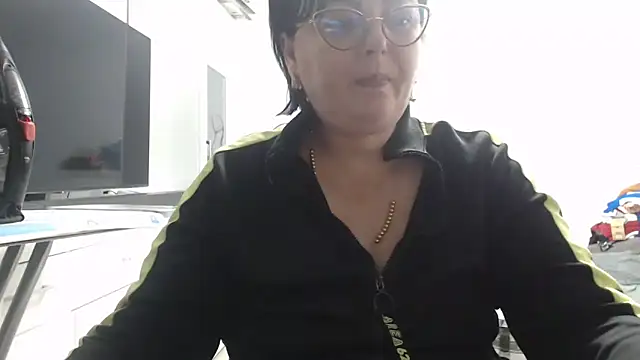 Snapshot of Amandamuller1982 chatting on 11-11-25, 02:11 Amandamuller1982 online show from 11-11-25, 02:11