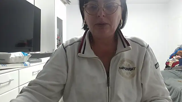 Snapshot of Amandamuller1982 chatting on 11-18-25, 09:41 Amandamuller1982 online show from 11-18-25, 09:41