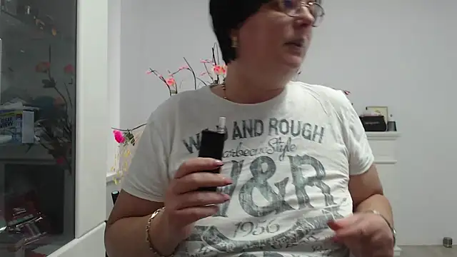 Snapshot of Amandamuller1982 chatting on 11-23-25, 07:19 Amandamuller1982 online show from 11-23-25, 07:19