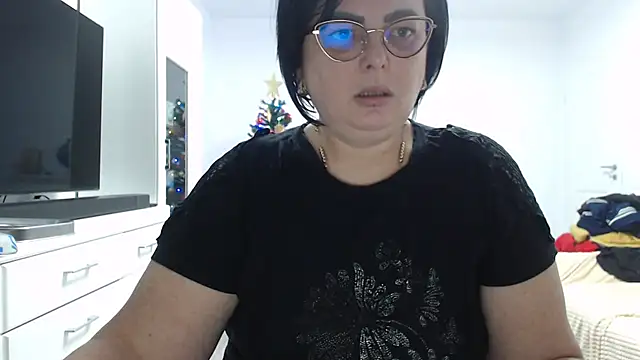 Snapshot of Amandamuller1982 chatting on 12-15-25, 06:45 Amandamuller1982 online show from 12-15-25, 06:45