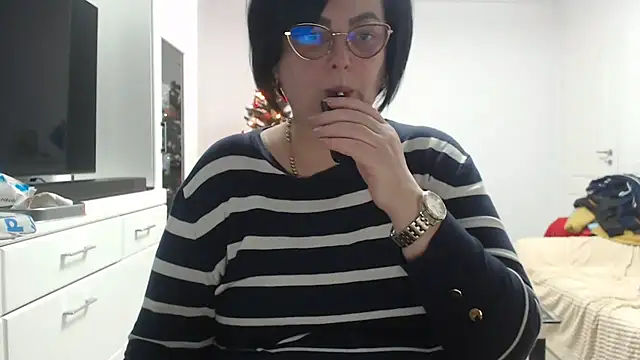 Snapshot of Amandamuller1982 chatting on 12-16-25, 07:41 Amandamuller1982 online show from 12-16-25, 07:41