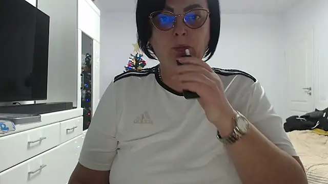 Snapshot of Amandamuller1982 chatting on 12-17-25, 08:48 Amandamuller1982 online show from 12-17-25, 08:48