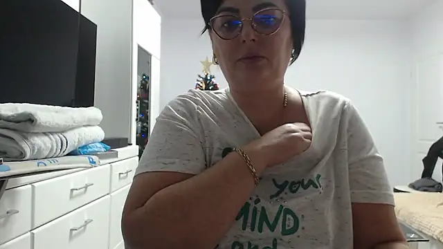 Snapshot of Amandamuller1982 chatting on 01-13-26, 10:48 Amandamuller1982 online show from 01-13-26, 10:48