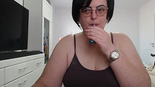 Snapshot of Amandamuller1982 chatting on 02-10-26, 10:41 Amandamuller1982 online show from 02-10-26, 10:41