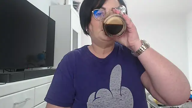 Amandamuller1982 online show from 05-18-26, 07:58