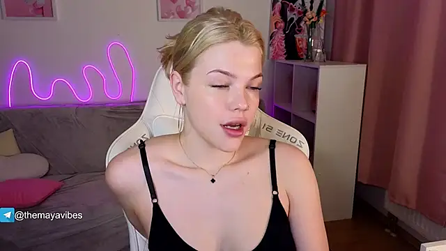 Maya Rave online show from 02-14-26, 03:47