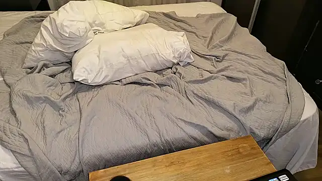 Snapshot of M1lfa chatting on 12-07-24, 07:54 M1lfa online show from 12-07-24, 07:54