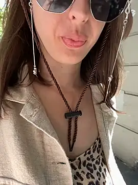 Snapshot of M1lfa chatting on 12-10-24, 03:33 M1lfa online show from 12-10-24, 03:33