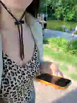 Snapshot of M1lfa chatting on 12-15-24, 08:36 M1lfa online show from 12-15-24, 08:36