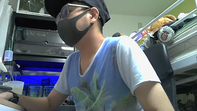 Snapshot of Owl1216 chatting on 12-05-24, 12:44 Owl1216 online show from 12-05-24, 12:44