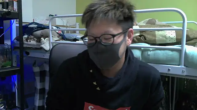 Snapshot of Owl1216 chatting on 02-24-25, 01:53 Owl1216 online show from 02-24-25, 01:53