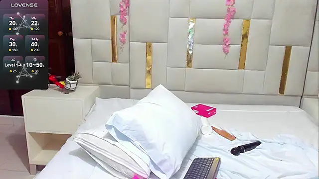 Mia scarlet69 online show from 03-25-26, 12:16