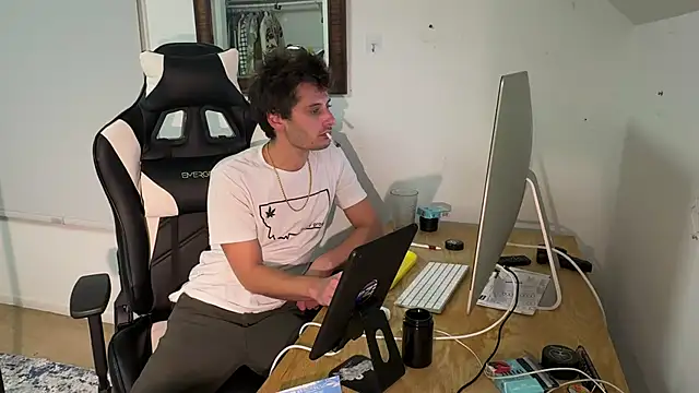 Dylansd online show from 12-19-24, 12:34