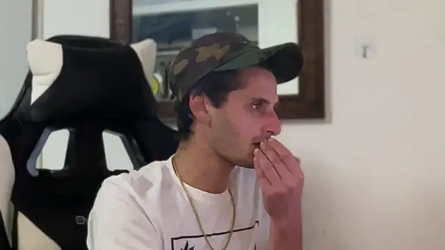 Dylansd online show from 12-19-24, 06:01