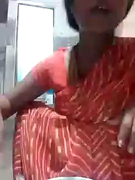 Snapshot of riya_houswife chatting on 12-24-24, 12:33 riya houswife online show from 12-24-24, 12:33