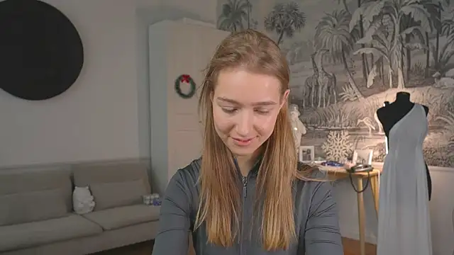 Snapshot of solar_bella chatting on 12-26-24, 01:21 solar bella online show from 12-26-24, 01:21