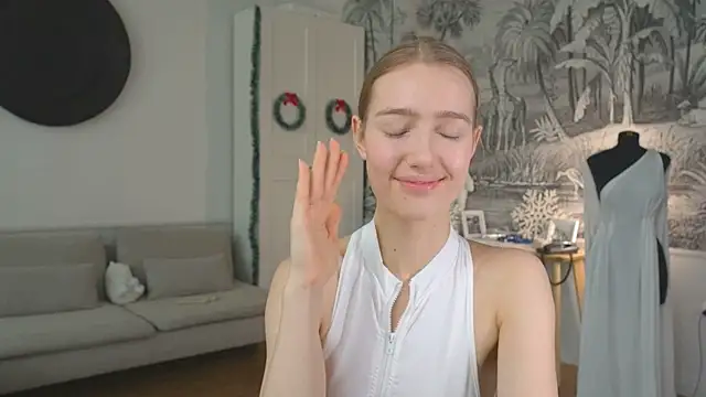 Snapshot of solar_bella chatting on 12-27-24, 01:18 solar bella online show from 12-27-24, 01:18