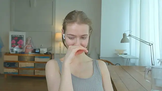 Snapshot of solar_bella chatting on 01-29-25, 12:56 solar bella online show from 01-29-25, 12:56