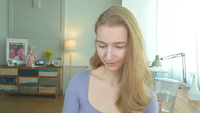 Snapshot of solar_bella chatting on 01-30-25, 12:27 solar bella online show from 01-30-25, 12:27