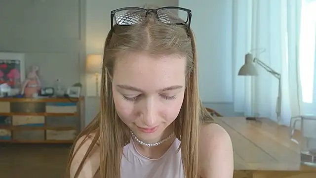 Snapshot of solar_bella chatting on 02-08-25, 02:05 solar bella online show from 02-08-25, 02:05