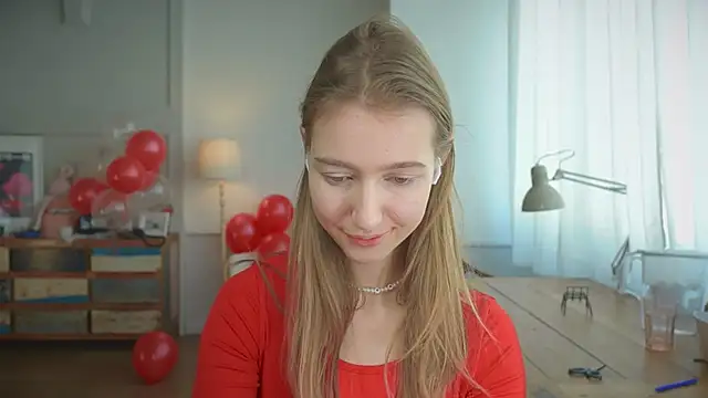 Snapshot of solar_bella chatting on 02-14-25, 12:03 solar bella online show from 02-14-25, 12:03