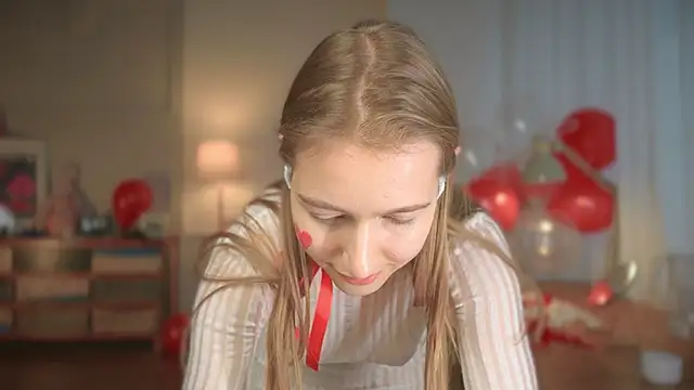 Snapshot of solar_bella chatting on 02-14-25, 03:05 solar bella online show from 02-14-25, 03:05