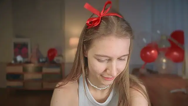 Snapshot of solar_bella chatting on 02-15-25, 03:39 solar bella online show from 02-15-25, 03:39