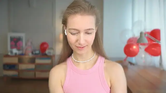 Snapshot of solar_bella chatting on 02-17-25, 09:46 solar bella online show from 02-17-25, 09:46