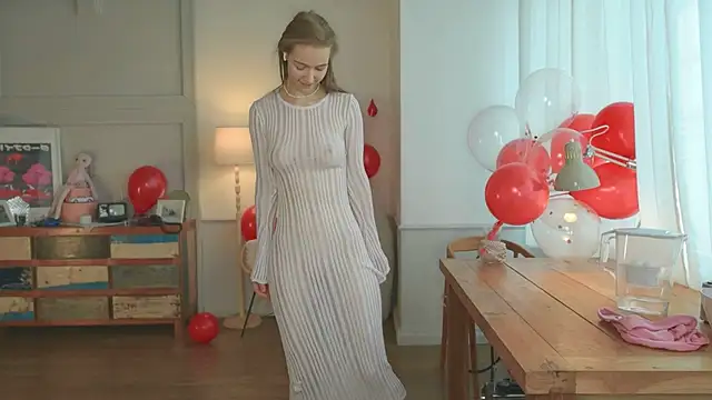 Snapshot of solar_bella chatting on 02-17-25, 12:48 solar bella online show from 02-17-25, 12:48