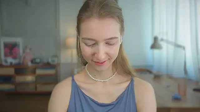 Snapshot of solar_bella chatting on 02-25-25, 11:08 solar bella online show from 02-25-25, 11:08