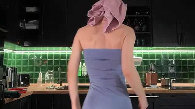 Snapshot of solar_bella chatting on 02-08-26, 04:27 solar bella online show from 02-08-26, 04:27