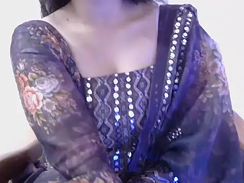 Snapshot of diva-22 chatting on 02-11-25, 04:13 diva-22 online show from 02-11-25, 04:13