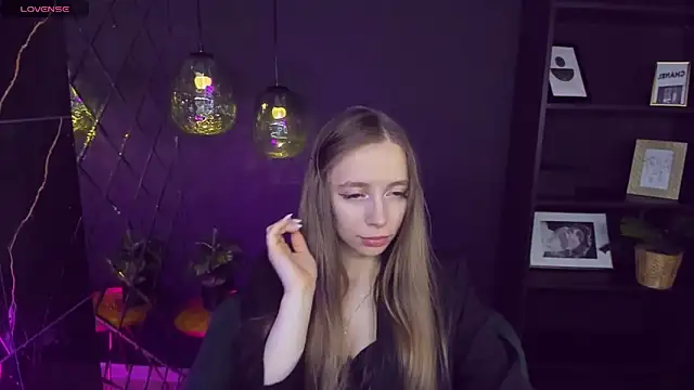 OliviaGentle online show from 12-17-24, 03:50