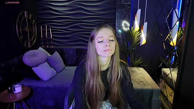 OliviaGentle online show from 01-13-25, 05:44