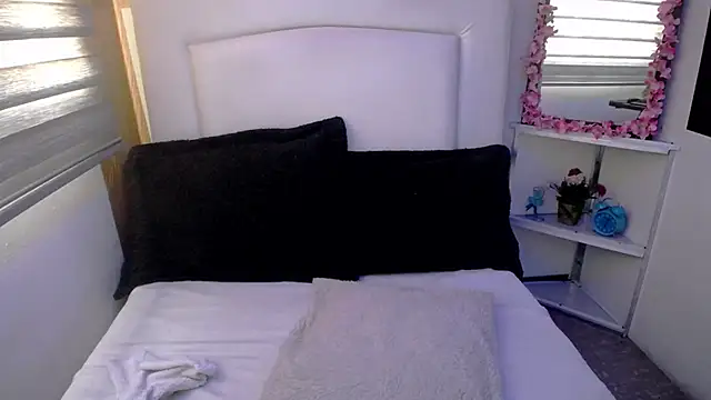 Snapshot of palmer_mIix chatting on 12-11-24, 02:00 palmer mIix online show from 12-11-24, 02:00