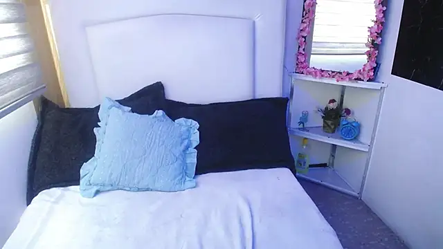 Snapshot of palmer_mIix chatting on 12-24-24, 12:33 palmer mIix online show from 12-24-24, 12:33