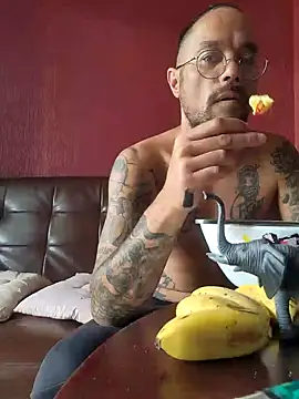 Snapshot of mileflav0r chatting on 01-29-25, 04:26 mileflav0r online show from 01-29-25, 04:26