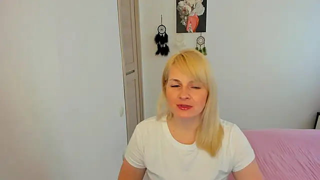 Snapshot of Alicee_Gracee chatting on 02-06-26, 12:30 Alicee Gracee online show from 02-06-26, 12:30