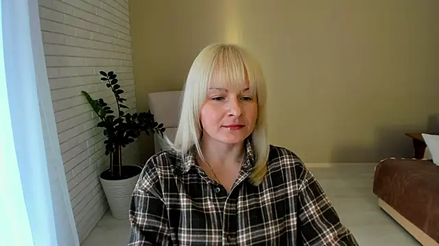 Snapshot of Alicee_Gracee chatting on 02-09-26, 11:47 Alicee Gracee online show from 02-09-26, 11:47