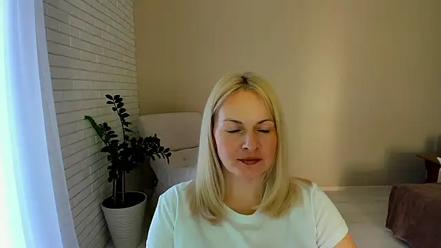 Snapshot of Alicee_Gracee chatting on 02-11-26, 11:26 Alicee Gracee online show from 02-11-26, 11:26