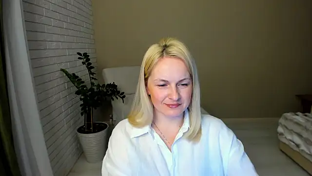 Snapshot of Alicee_Gracee chatting on 02-16-26, 07:43 Alicee Gracee online show from 02-16-26, 07:43