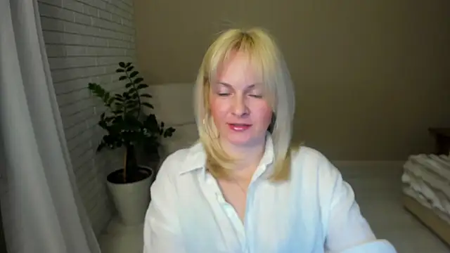 Snapshot of Alicee_Gracee chatting on 02-17-26, 07:42 Alicee Gracee online show from 02-17-26, 07:42