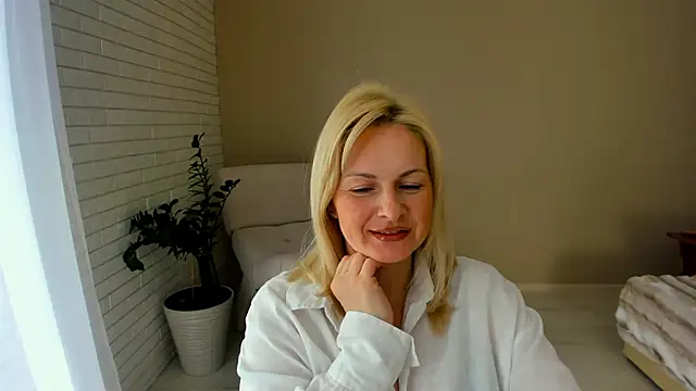 Snapshot of Alicee_Gracee chatting on 02-20-26, 10:05 Alicee Gracee online show from 02-20-26, 10:05