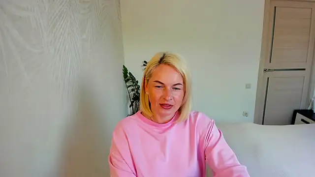 Snapshot of Alicee_Gracee chatting on 06-21-26, 08:28 Alicee Gracee online show from 06-21-26, 08:28